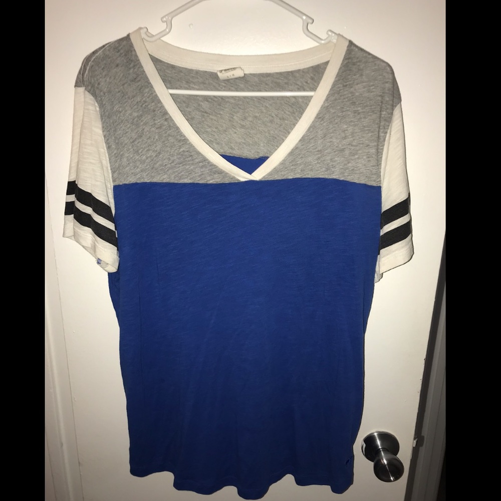 Pink V neck tee L